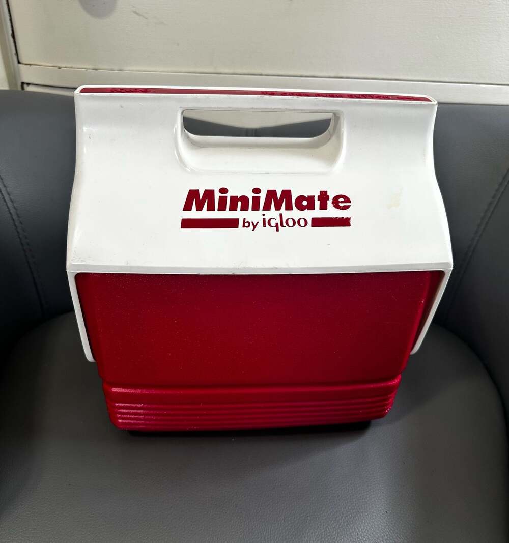 Vintage Igloo MiniMate Personal Cooler Red and White Retro Lunch Box 6 Pack